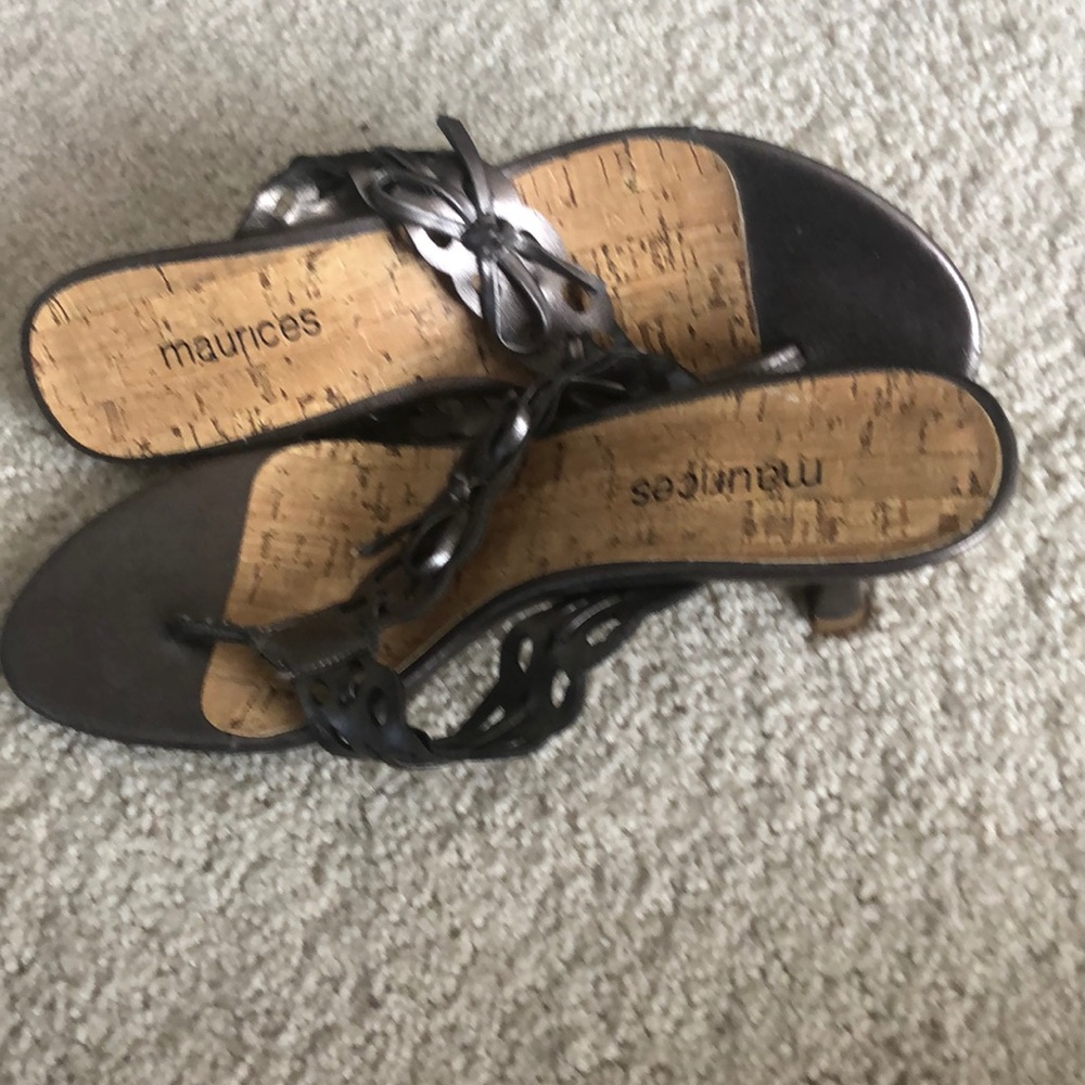 Maurices heels size 6. Awesome condition.
